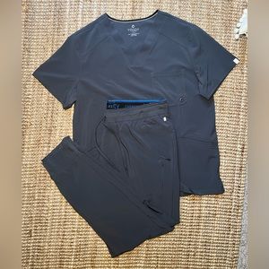 Men’s Cherokee Infinity Scrub Set | Greyish Navy | L top XL joggers